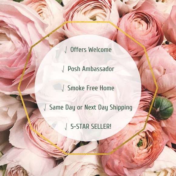 🔥NWT🔥 Rhinestone & Gold Plated Flower Stud Earrings Stylish Jewelry Women - Picture 4 of 5